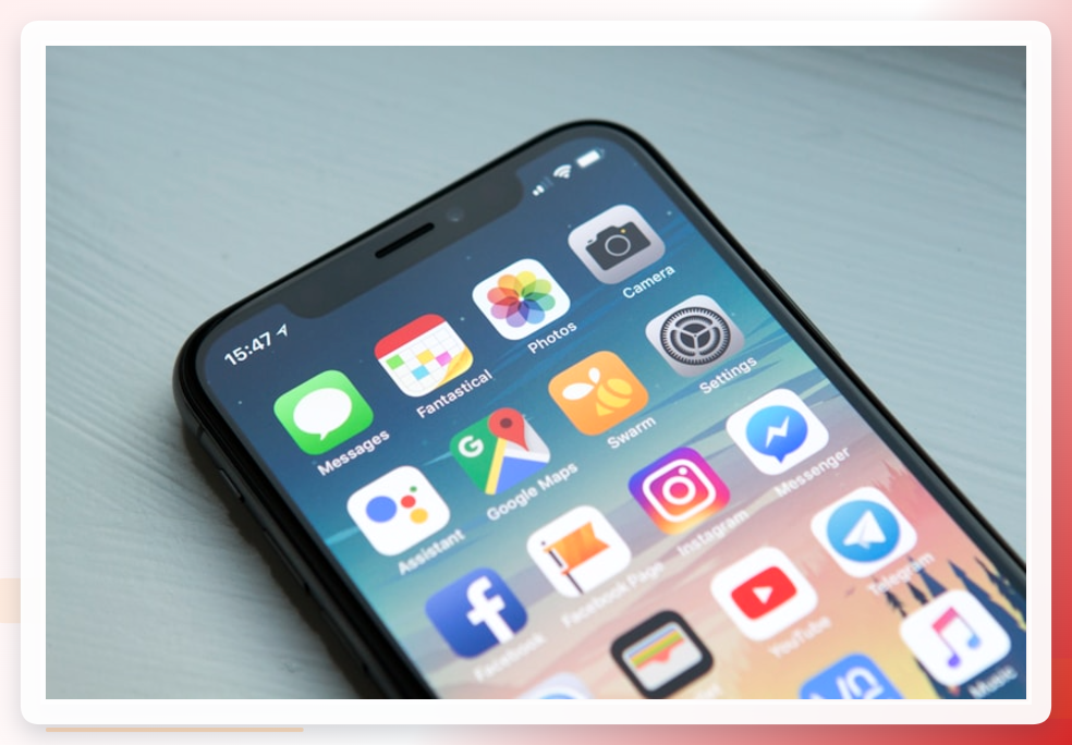 手机视频剪辑App操作界面示意图